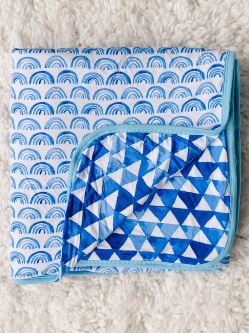 Little Sleepies Blue Rainbows Large Cloud Blanket, EUC